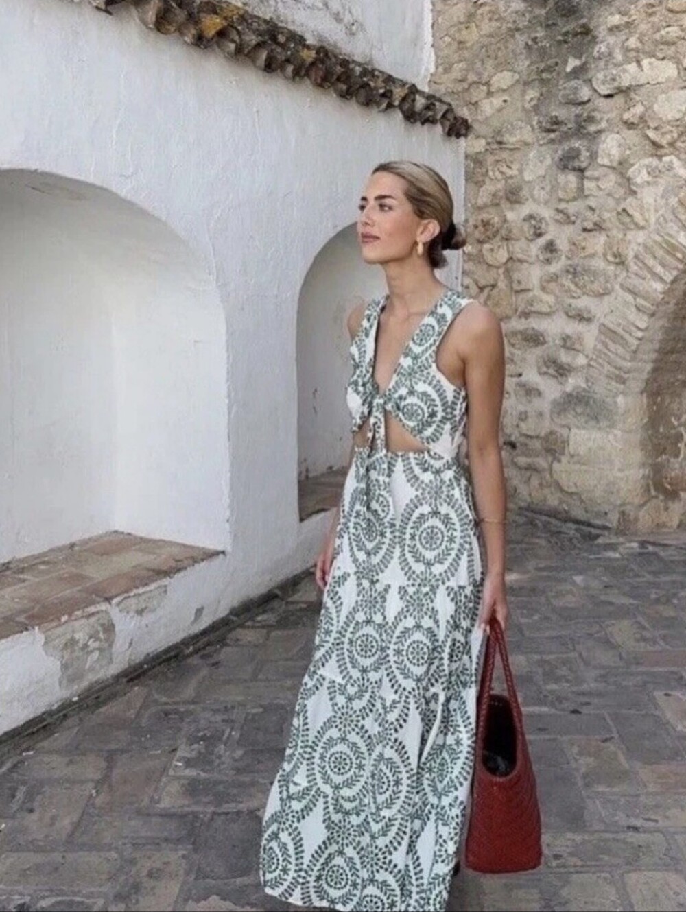NWOT ZARA WOMAN NWT CUTWORK EMBROIDERY DRESS WITH KNOT - Picture 3 of 5